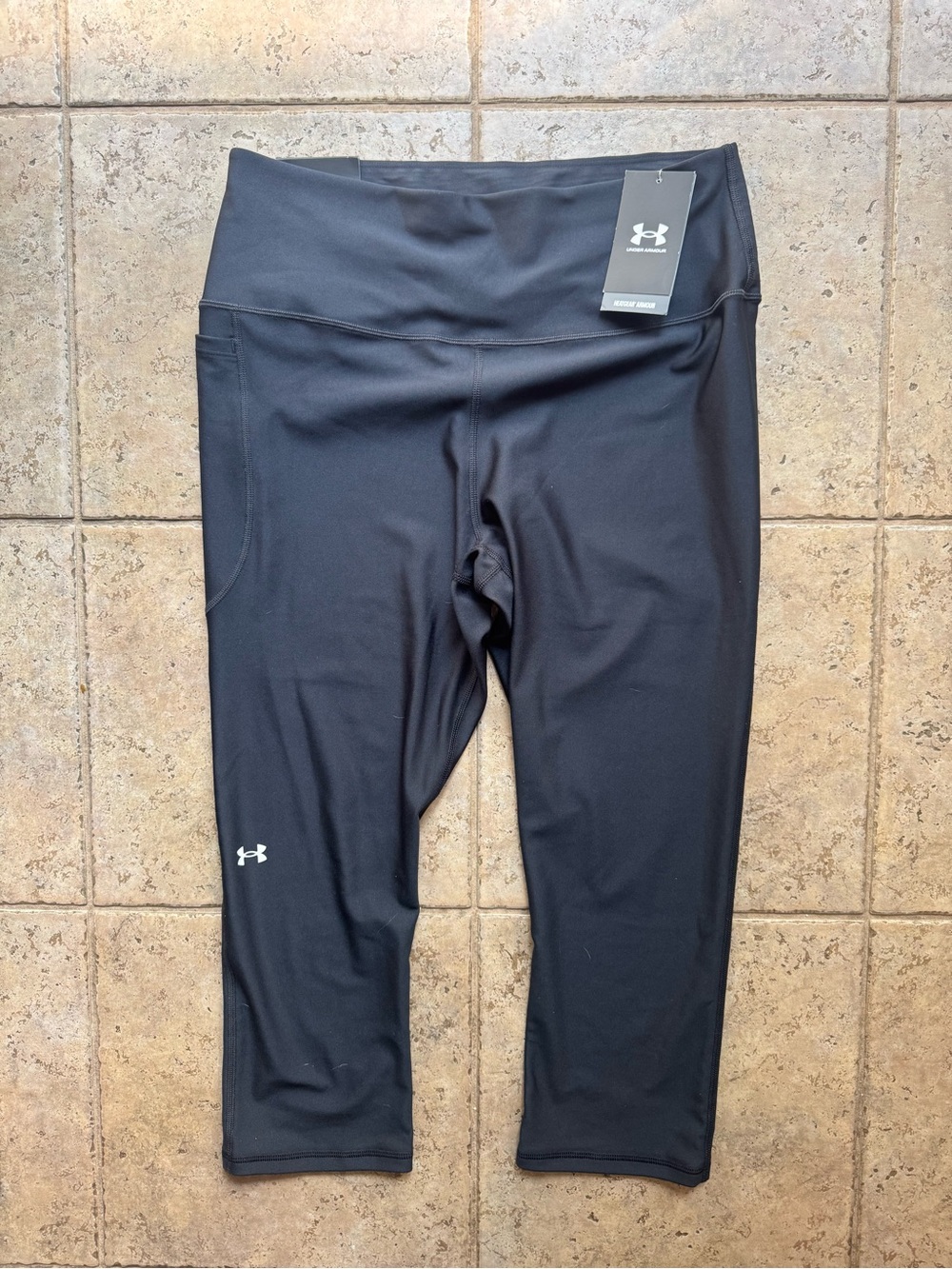 Under Armour Black Capri Leggings with Side Pocket